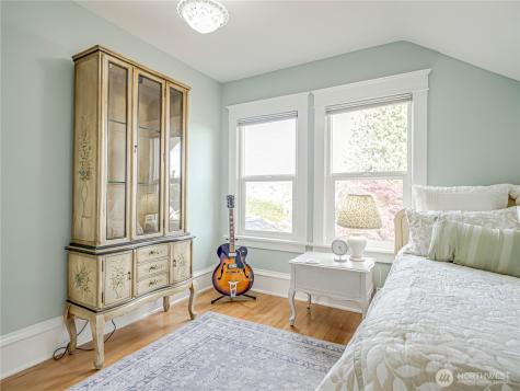 4026 Burke Avenue N Seattle WA 98103