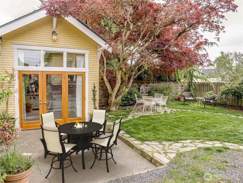 4026 Burke Avenue N Seattle WA 98103