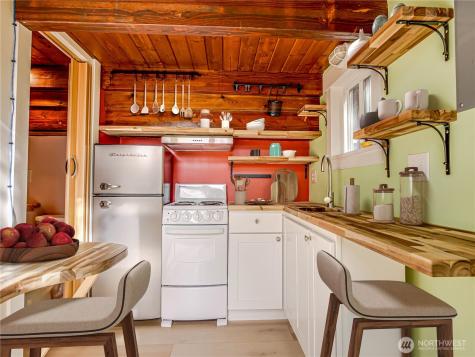 4026 Burke Avenue N Seattle WA 98103