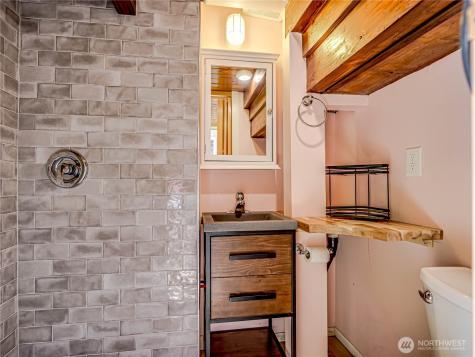 4026 Burke Avenue N Seattle WA 98103