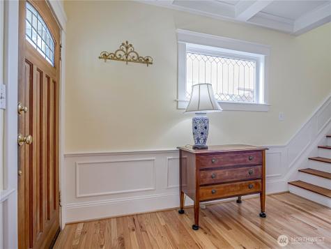 4026 Burke Avenue N Seattle WA 98103