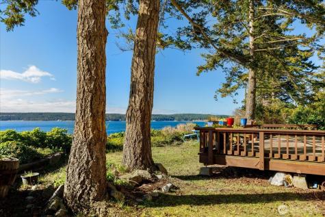 1677 Penn Cove Road Oak Harbor WA 98277