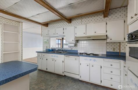 1677 Penn Cove Road Oak Harbor WA 98277