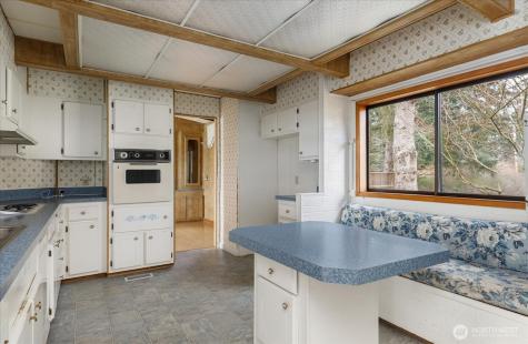 1677 Penn Cove Road Oak Harbor WA 98277