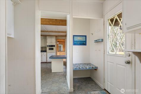 1677 Penn Cove Road Oak Harbor WA 98277
