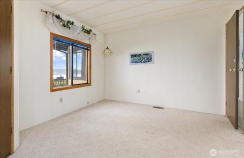 1677 Penn Cove Road Oak Harbor WA 98277