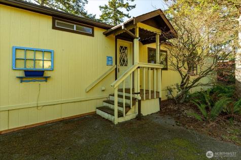 1677 Penn Cove Road Oak Harbor WA 98277