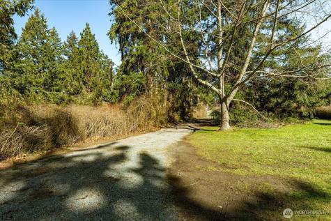 1677 Penn Cove Road Oak Harbor WA 98277