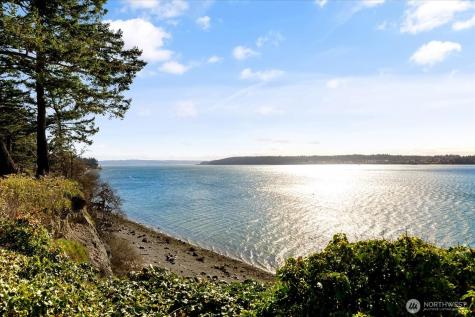 1677 Penn Cove Road Oak Harbor WA 98277