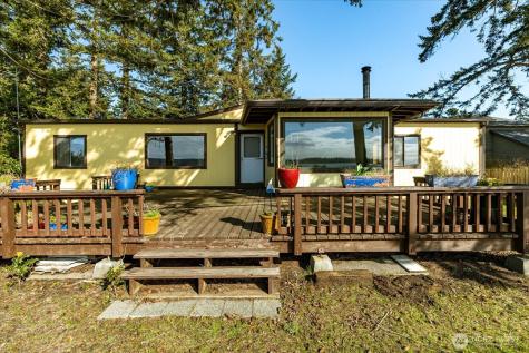 1677 Penn Cove Road Oak Harbor WA 98277