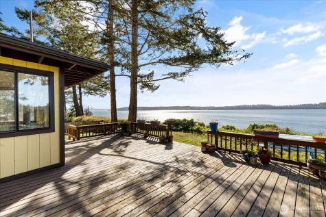 1677 Penn Cove Road Oak Harbor WA 98277