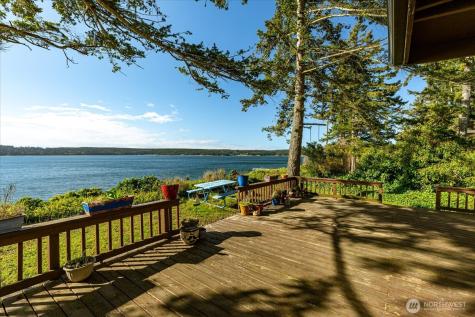 1677 Penn Cove Road Oak Harbor WA 98277
