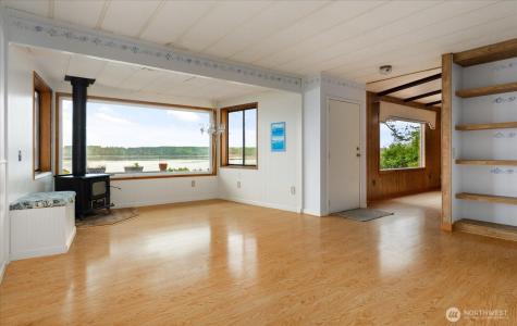 1677 Penn Cove Road Oak Harbor WA 98277