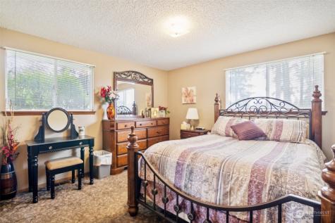 2515 176th Street E Tacoma WA 98445