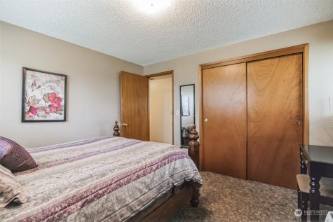 2515 176th Street E Tacoma WA 98445