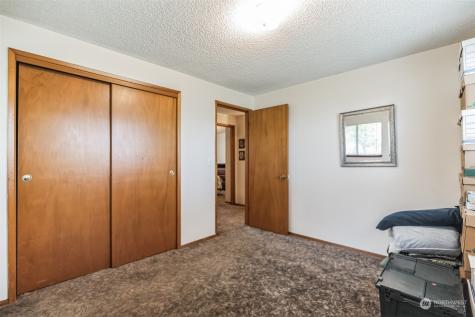 2515 176th Street E Tacoma WA 98445