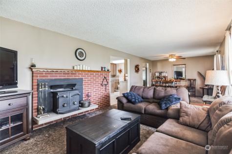 2515 176th Street E Tacoma WA 98445