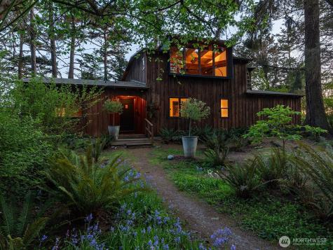 702 Cathedral Drive Coupeville WA 98239