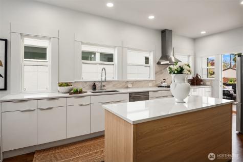 5023 SW Prince Street Seattle WA 98116