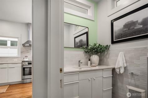 5023 SW Prince Street Seattle WA 98116