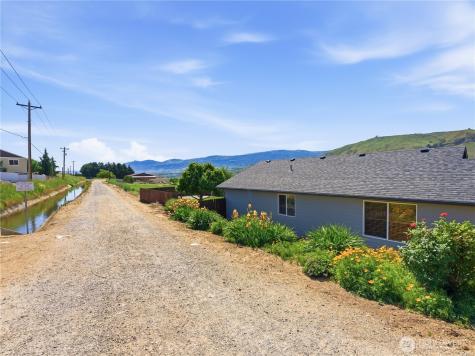 573 S James Avenue East Wenatchee WA 98802