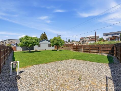 573 S James Avenue East Wenatchee WA 98802