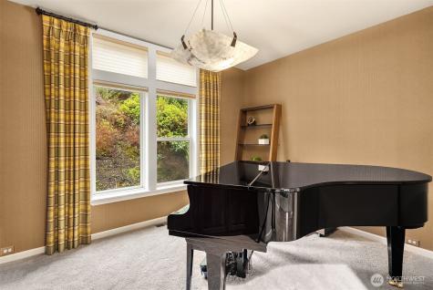 4020 Lake Washington Boulevard SE Bellevue WA 98006