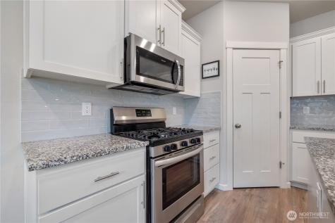 2021 Branch Creek Drive Longview WA 98632