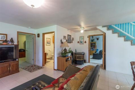 6731 River Way Fruitland WA 99129