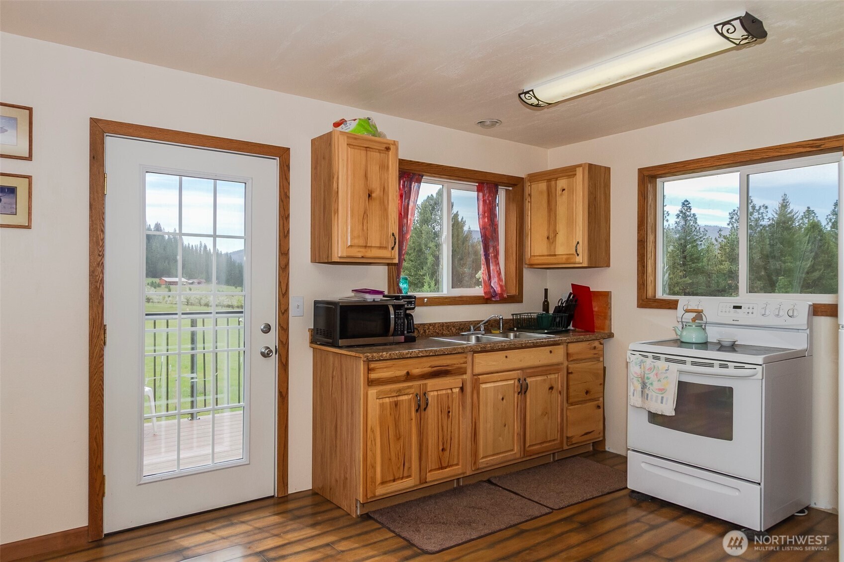 6731 River Way Fruitland WA 99129