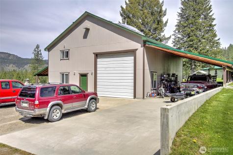 6731 River Way Fruitland WA 99129