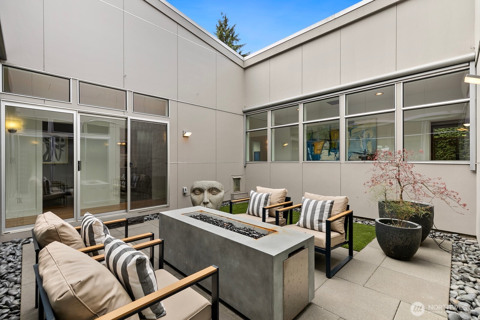 1549 Magnolia Way W Seattle WA 98199