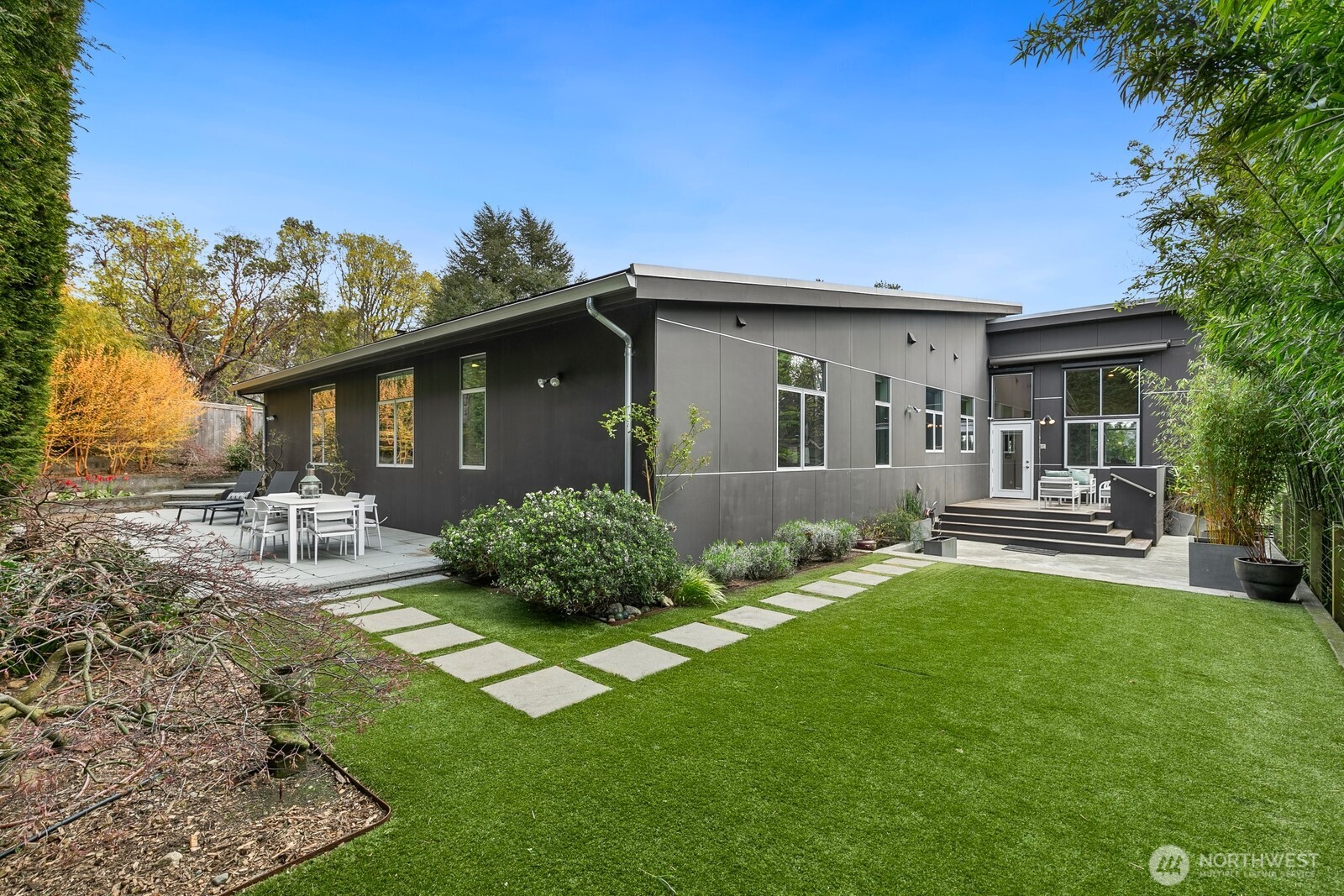 1549 Magnolia Way W Seattle WA 98199