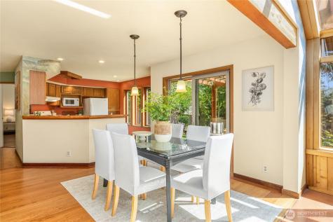 932 NW Nakata Avenue Bainbridge Island WA 98110