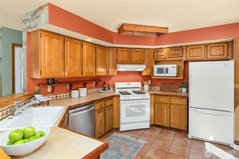 932 NW Nakata Avenue Bainbridge Island WA 98110