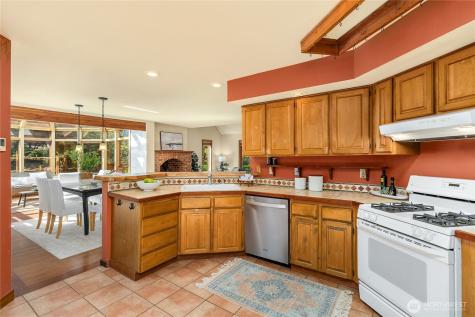 932 NW Nakata Avenue Bainbridge Island WA 98110