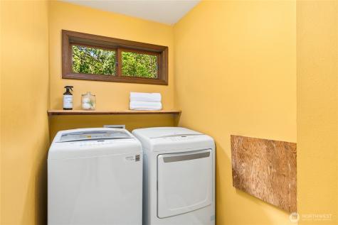 932 NW Nakata Avenue Bainbridge Island WA 98110