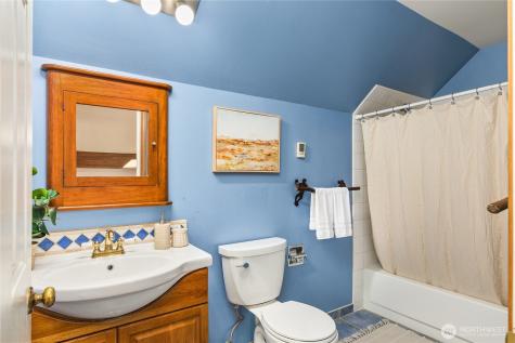 932 NW Nakata Avenue Bainbridge Island WA 98110