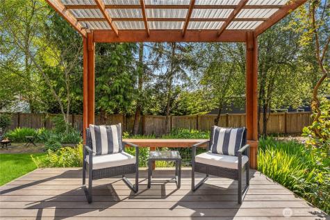 932 NW Nakata Avenue Bainbridge Island WA 98110