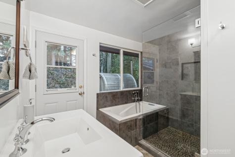 71 Quinault Lp Port Townsend WA 98368
