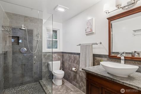 71 Quinault Lp Port Townsend WA 98368