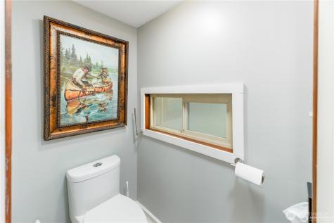 17 Thompson Point Road Port Angeles WA 98363