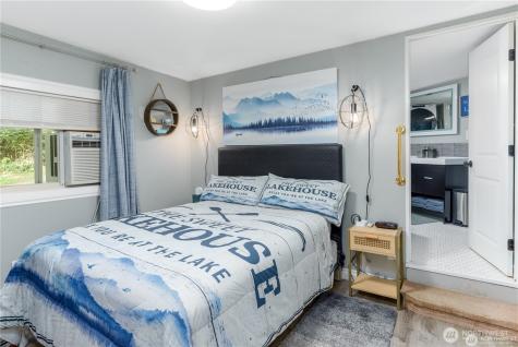 17 Thompson Point Road Port Angeles WA 98363