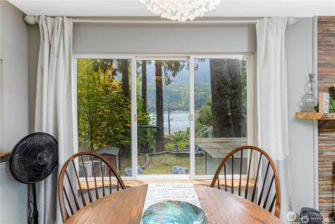 17 Thompson Point Road Port Angeles WA 98363