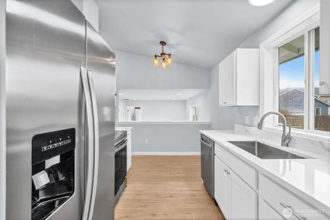 2205 65th Avenue NE Tacoma WA 98422