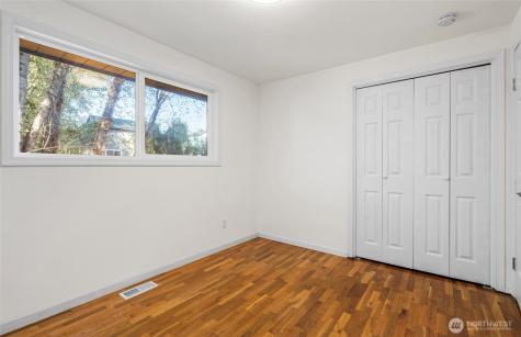 959 Hoquiam Avenue NE Renton WA 98059