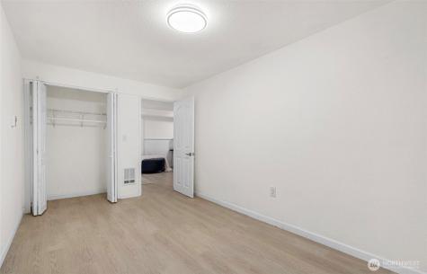 959 Hoquiam Avenue NE Renton WA 98059