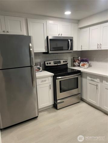 959 Hoquiam Avenue NE Renton WA 98059