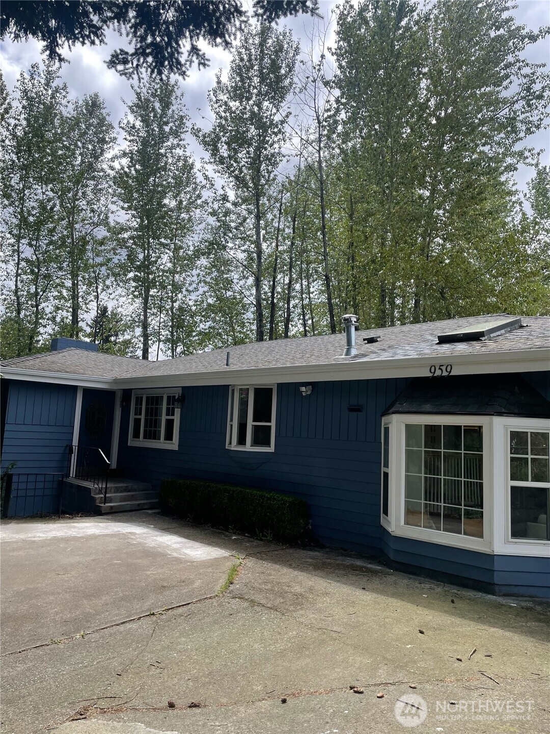 959 Hoquiam Avenue NE Renton WA 98059