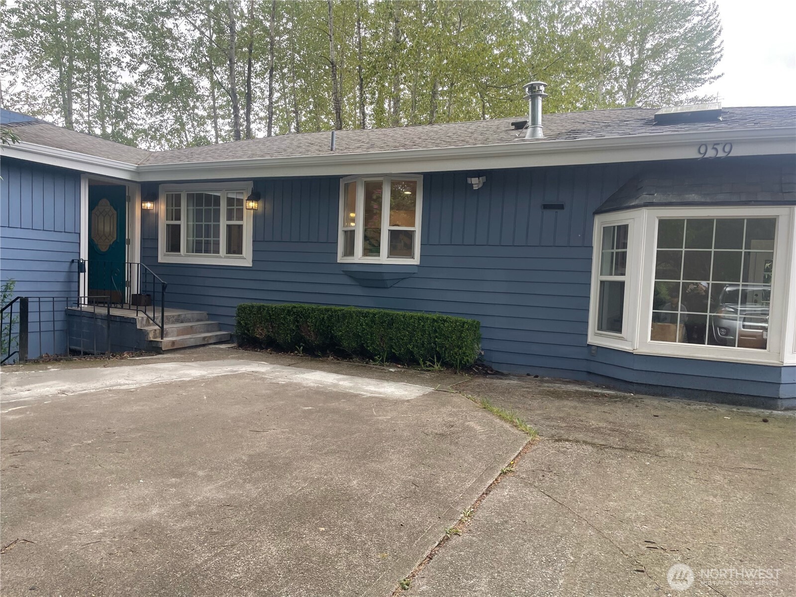 959 Hoquiam Avenue NE Renton WA 98059